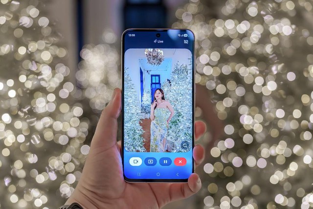 Hóa ra check-in Giáng sinh chuẩn xịn chỉ cần Galaxy A56 5G - Ảnh 2. Hóa ra check-in Giáng sinh chuẩn xịn chỉ cần Galaxy A56 5G - Ảnh 2.