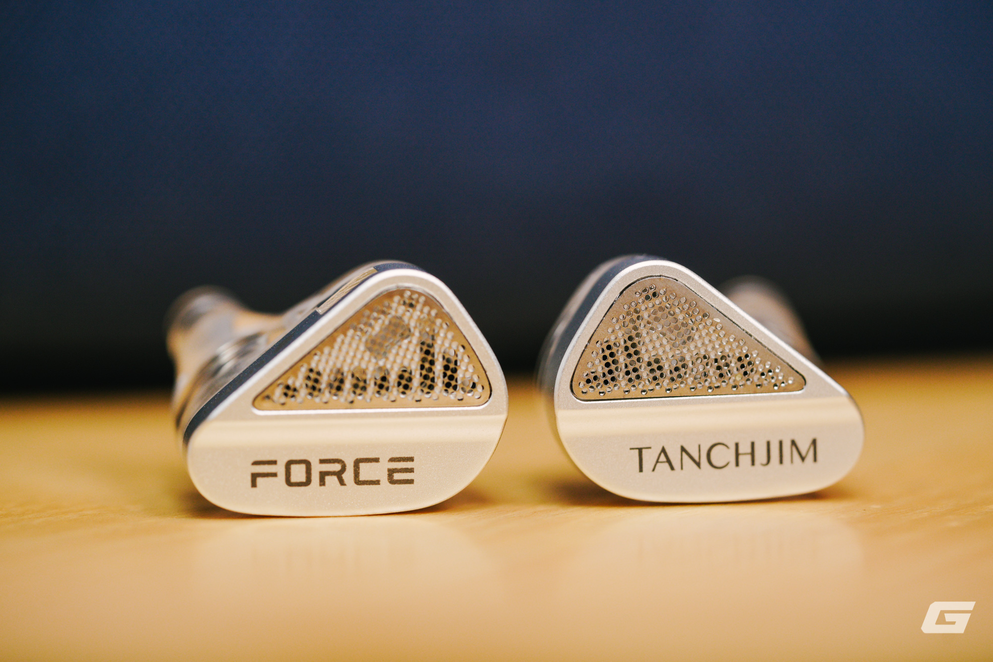 Đ&aacute;nh gi&aacute; Tanchjim x Effect Audio Force: Cặp tai nghe kỳ lạ với 2 m&agrave;ng Dynamic v&agrave; thiết kế "đeo chặt nhưng vẫn hở"- Ảnh 16.