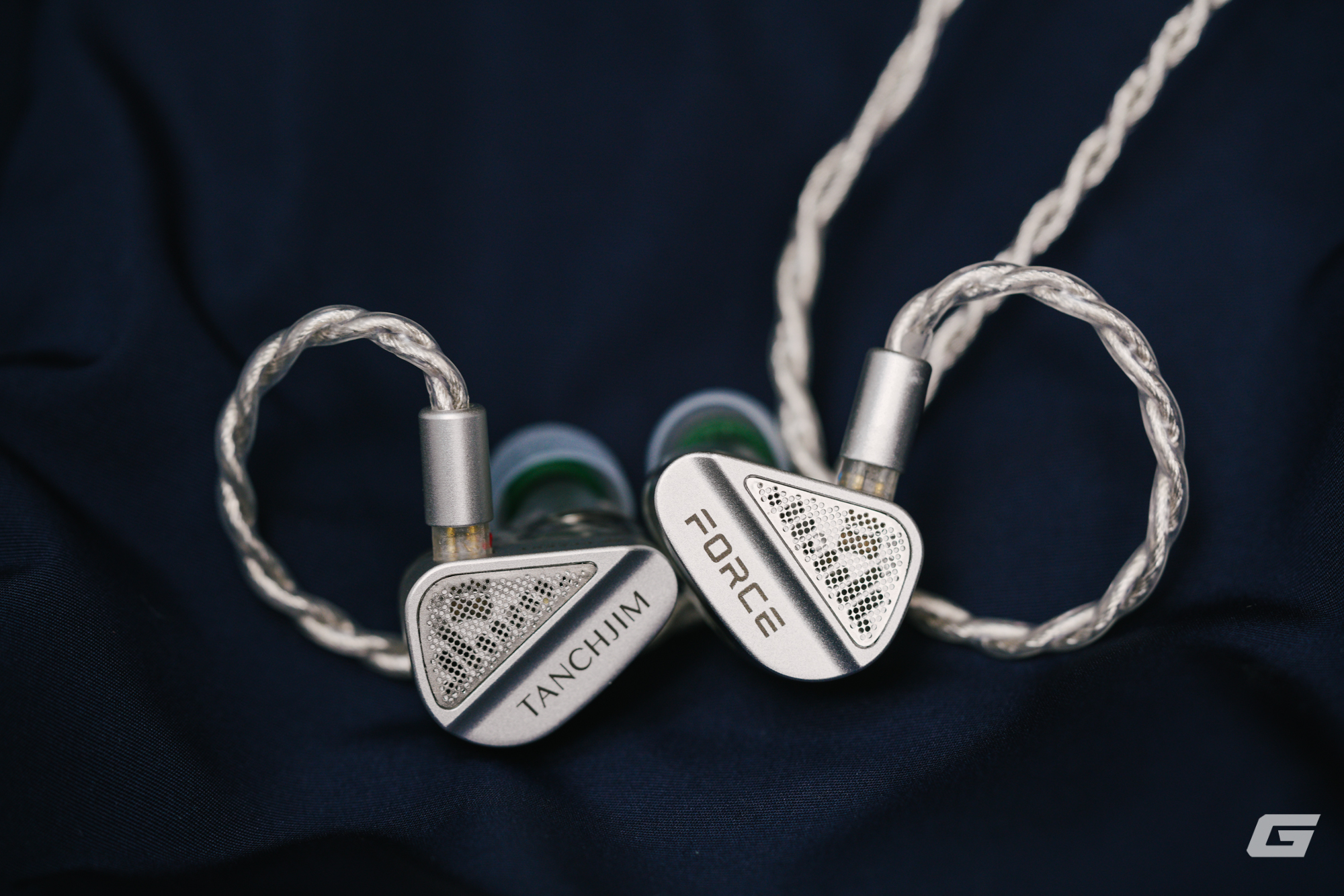Đ&aacute;nh gi&aacute; Tanchjim x Effect Audio Force: Cặp tai nghe kỳ lạ với 2 m&agrave;ng Dynamic v&agrave; thiết kế "đeo chặt nhưng vẫn hở"- Ảnh 14.