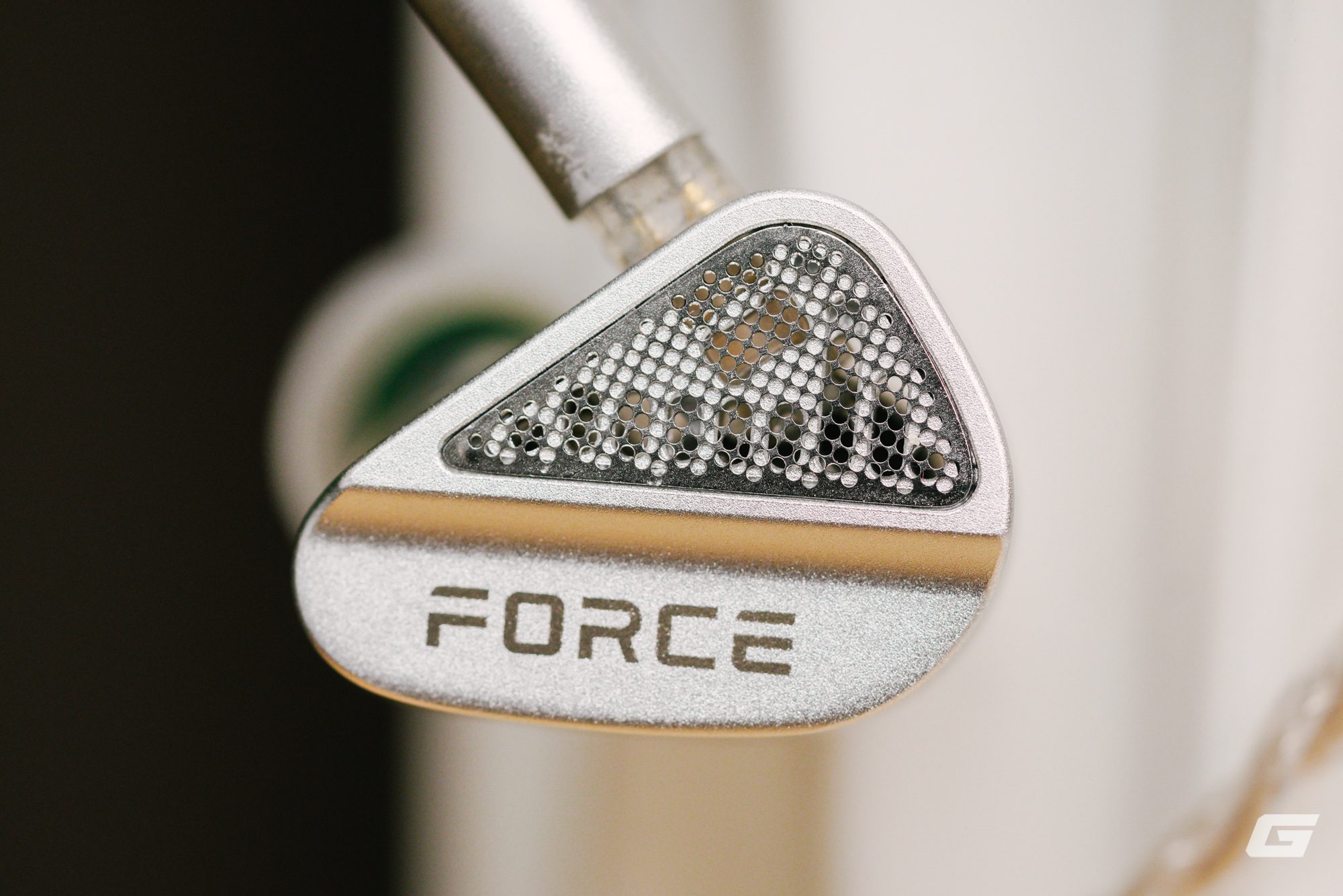 Đ&aacute;nh gi&aacute; Tanchjim x Effect Audio Force: Cặp tai nghe kỳ lạ với 2 m&agrave;ng Dynamic v&agrave; thiết kế "đeo chặt nhưng vẫn hở"- Ảnh 8.