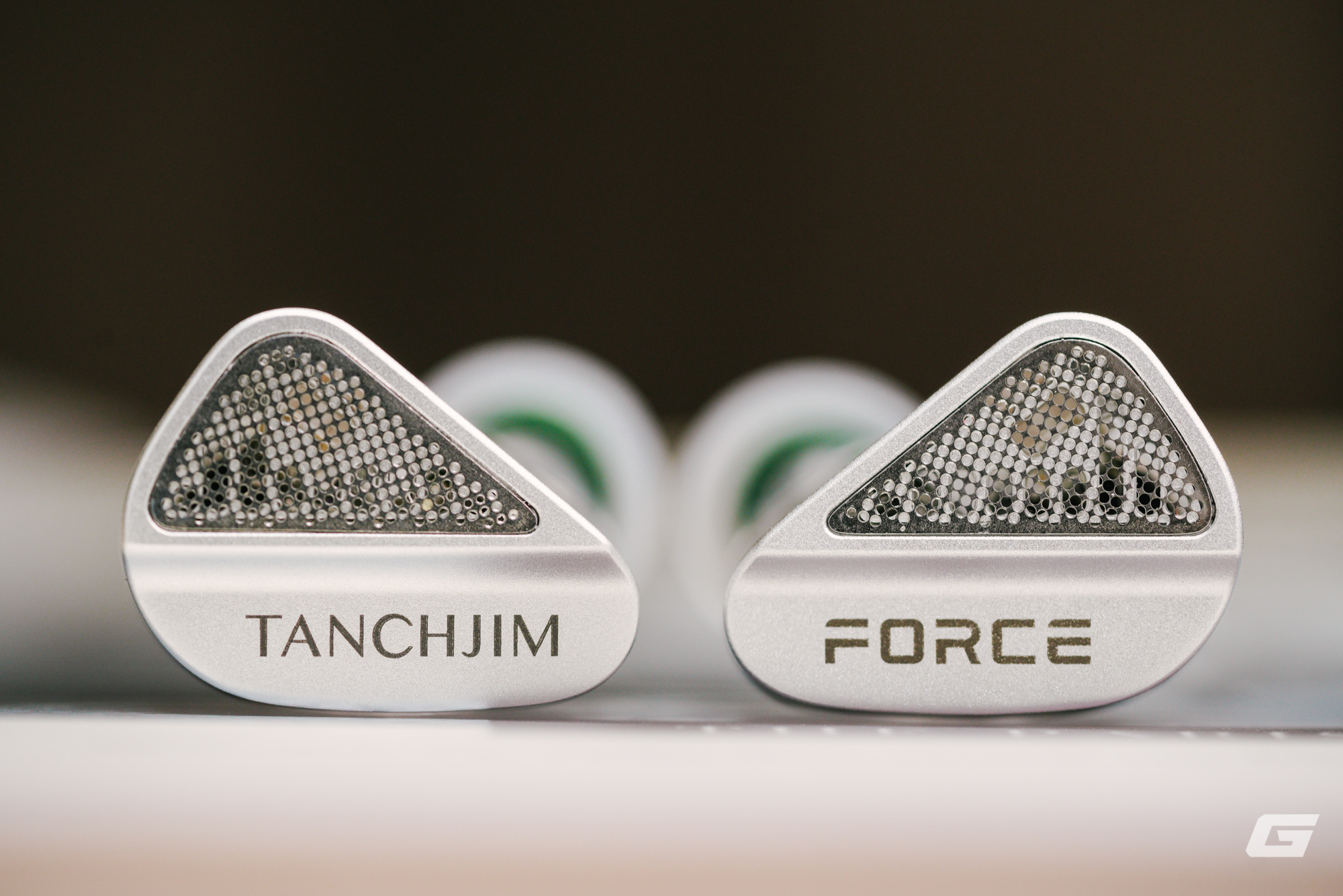 Đ&aacute;nh gi&aacute; Tanchjim x Effect Audio Force: Cặp tai nghe kỳ lạ với 2 m&agrave;ng Dynamic v&agrave; thiết kế "đeo chặt nhưng vẫn hở"- Ảnh 7.