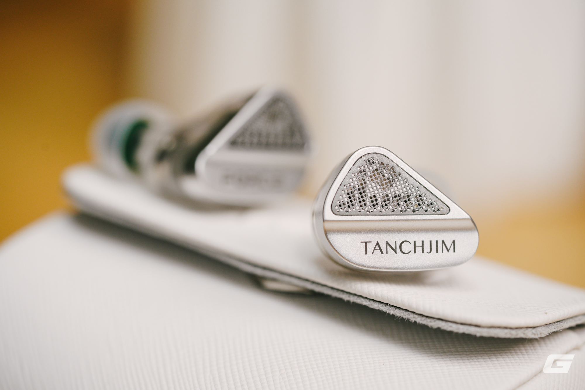 Đ&aacute;nh gi&aacute; Tanchjim x Effect Audio Force: Cặp tai nghe kỳ lạ với 2 m&agrave;ng Dynamic v&agrave; thiết kế "đeo chặt nhưng vẫn hở"- Ảnh 15.