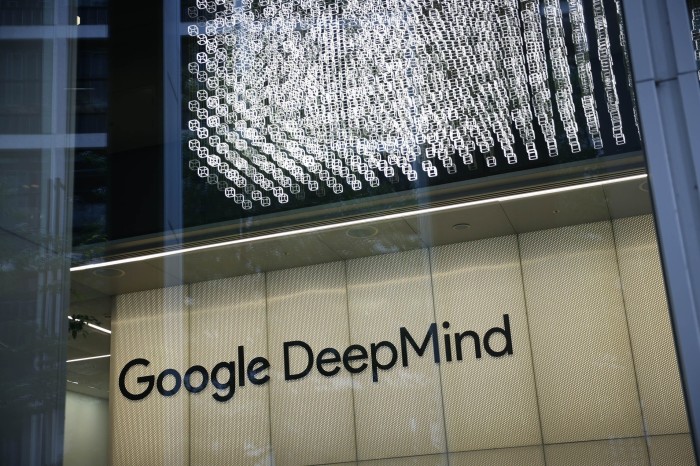 Google DeepMind c&ocirc;ng bố ph&ograve;ng th&iacute; nghiệm đặc biệt: AI cộng t&aacute;c với robot để nghi&ecirc;n cứu si&ecirc;u dẫn v&agrave; b&aacute;n dẫn- Ảnh 2.
