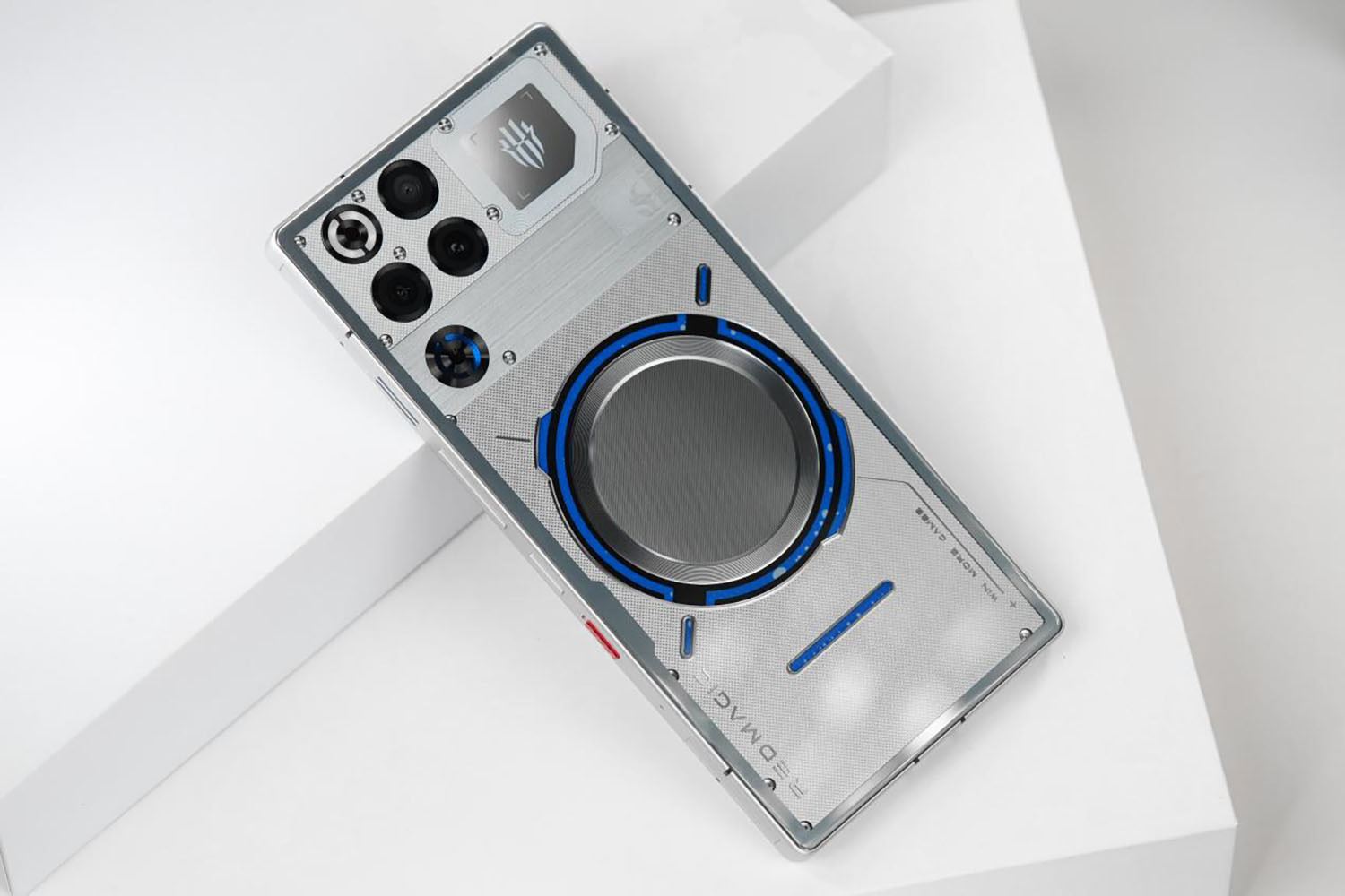 Red Magic 11 Pro+ Có Rom Quốc Tế, Giá Gần 24 Triệu, Game Thủ Sẽ Rất Mê Aedrfbwaeb 1766072747491 1766072747751570399492