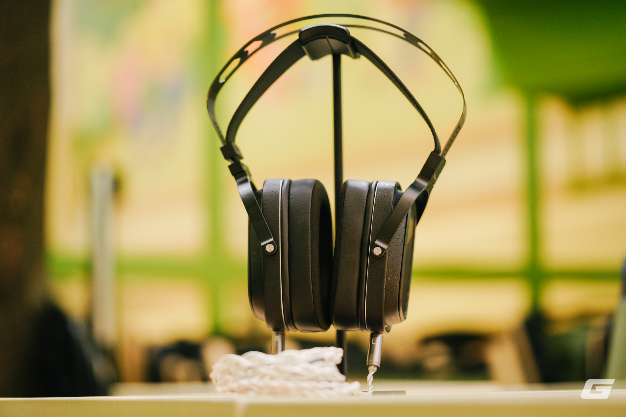 Đánh giá tai nghe chụp đầu HarmonicDyne Romantic: Đem sự trữ tình vào âm nhạc- Ảnh 11. Đánh giá tai nghe chụp đầu HarmonicDyne Romantic: Đem sự trữ tình vào âm nhạc- Ảnh 11.