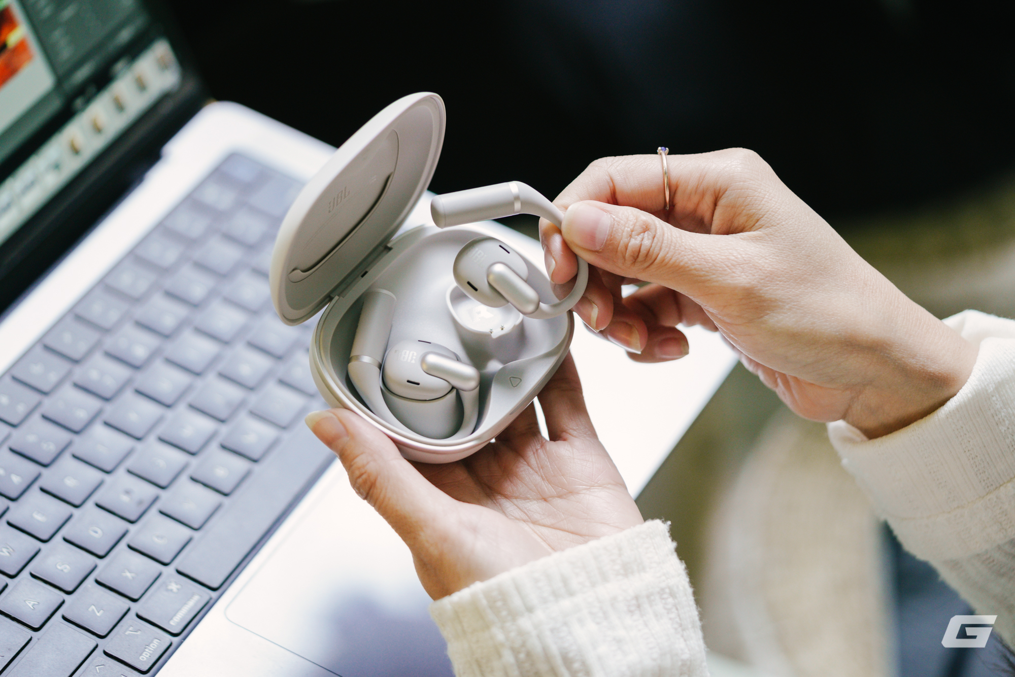 Đánh giá JBL Sense Pro: Tai nghe dạng mở cao cấp cho giới "mê dịch chuyển"- Ảnh 5.