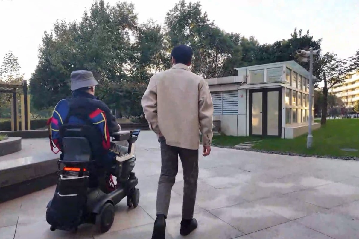 Trung Quốc vượt mặt Elon Musk: Người đàn ông bại liệt điều khiển robot và đi làm lại bằng ý nghĩ - Ảnh 1.