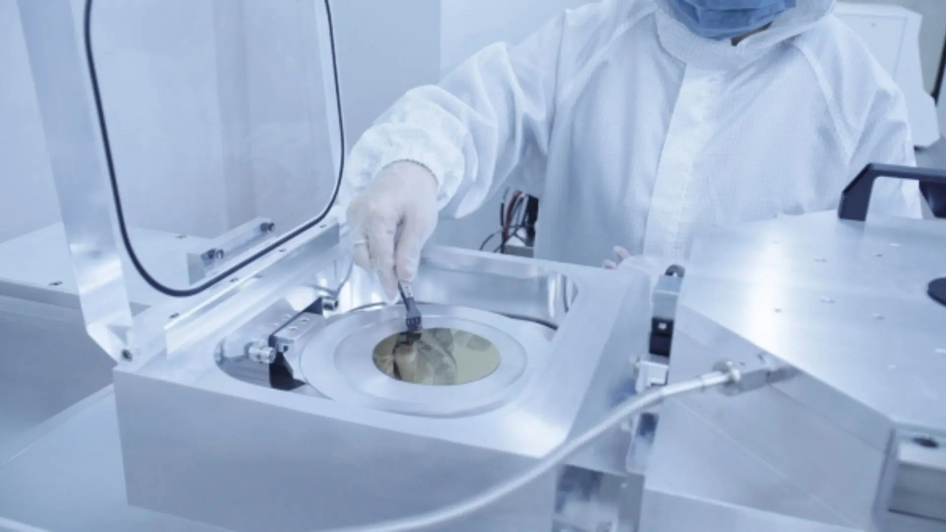 Trung Quốc vượt mặt Elon Musk: Người đàn ông bại liệt điều khiển robot và đi làm lại bằng ý nghĩ - Ảnh 2.