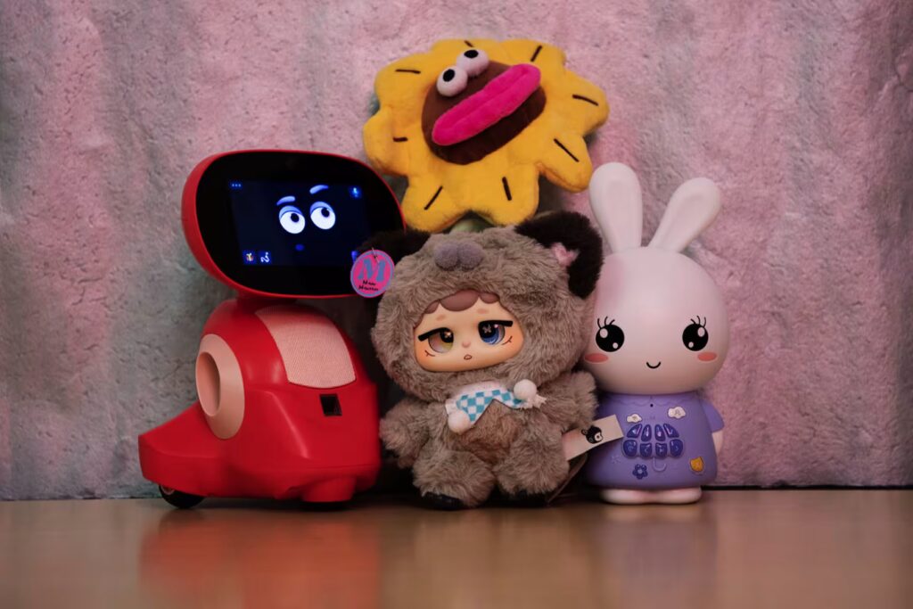 Đồ chơi t&iacute;ch hợp tr&iacute; tuệ nh&acirc;n tạo đang tr&agrave;n ngập thị trường v&agrave; c&aacute;c nh&agrave; nghi&ecirc;n cứu cảnh b&aacute;o rằng rủi ro lớn hơn nhiều so với những g&igrave; c&aacute;c bậc phụ huynh nhận ra- Ảnh 1.