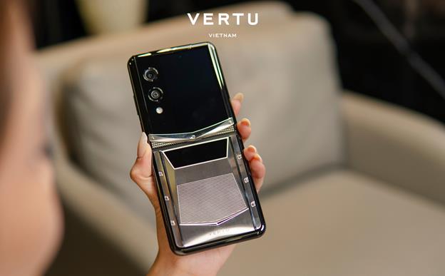 M&agrave;n h&igrave;nh Sapphire: L&aacute; chắn bảo vệ trải nghiệm số tr&ecirc;n điện thoại Vertu - Ảnh 3.