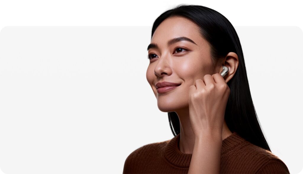 Xiaomi ra mắt tai nghe true wireless với m&agrave;ng loa mạ v&agrave;ng 24K, hợp t&aacute;c c&ugrave;ng Harman- Ảnh 2.
