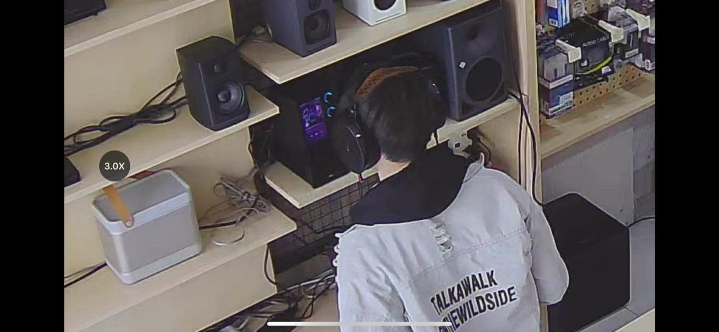 Drama g&acirc;y bức x&uacute;c ng&agrave;nh &acirc;m thanh: Kh&aacute;ch h&agrave;ng đi thử tai nghe nhưng "bật max volume" như bật loa, về c&ograve;n đ&aacute;nh gi&aacute; cửa h&agrave;ng 1 sao - Ảnh 6.