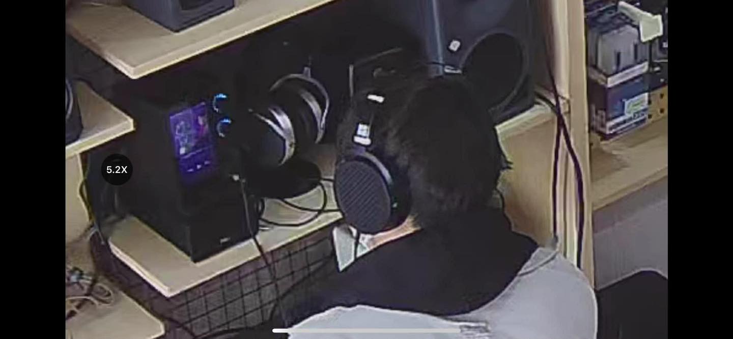 Drama g&acirc;y bức x&uacute;c ng&agrave;nh &acirc;m thanh: Kh&aacute;ch h&agrave;ng đi thử tai nghe nhưng "bật max volume" như bật loa, về c&ograve;n đ&aacute;nh gi&aacute; cửa h&agrave;ng 1 sao - Ảnh 4.