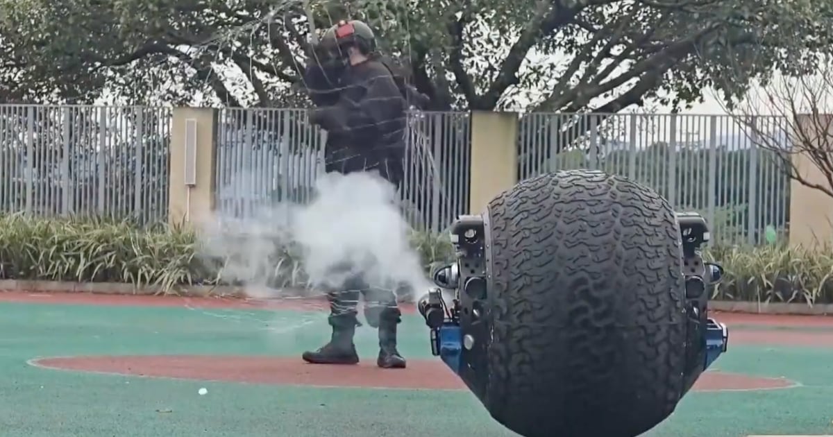 Cảnh sát Trung Quốc tung Cảnh sát Trung Quốc tung