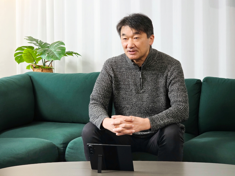 Nh&agrave; b&aacute;o Nhật sở hữu 1.800 điện thoại bay sang H&agrave;n Quốc chỉ để mua điện thoại gập ba của Samsung- Ảnh 5.