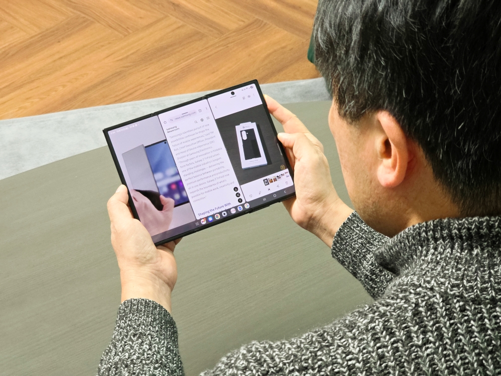 Nh&agrave; b&aacute;o Nhật sở hữu 1.800 điện thoại bay sang H&agrave;n Quốc chỉ để mua điện thoại gập ba của Samsung- Ảnh 4.