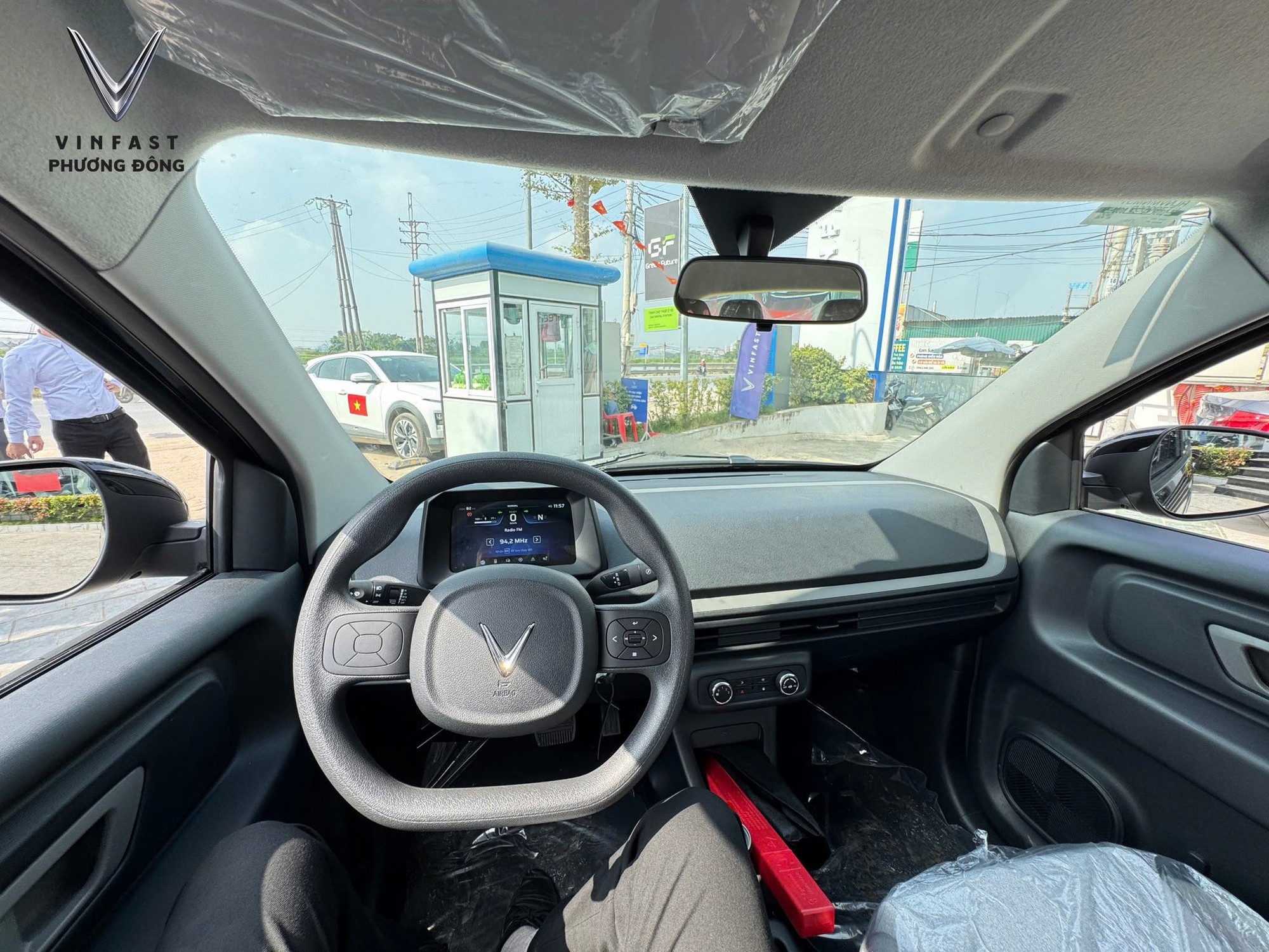 VinFast Minio Green về đại lý: Sẵn sàng giao khách ngay tháng này, chạy 210km/sạc, nhiều chi tiết như VF 3- Ảnh 4. VinFast Minio Green về đại lý: Sẵn sàng giao khách ngay tháng này, chạy 210km/sạc, nhiều chi tiết như VF 3- Ảnh 4.