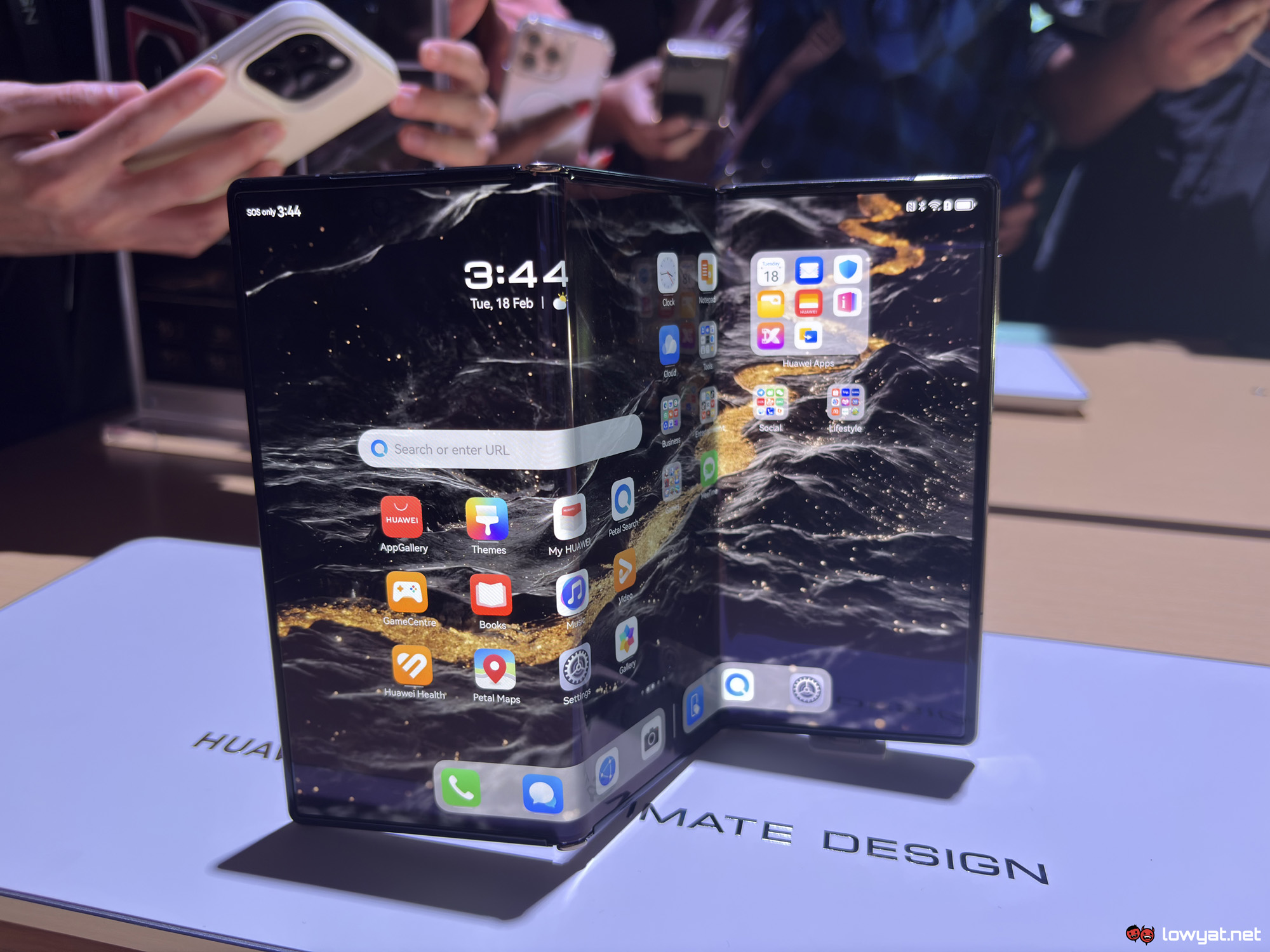 Huawei Mate Xt 5 1 1764922353025 1764922353622940808135