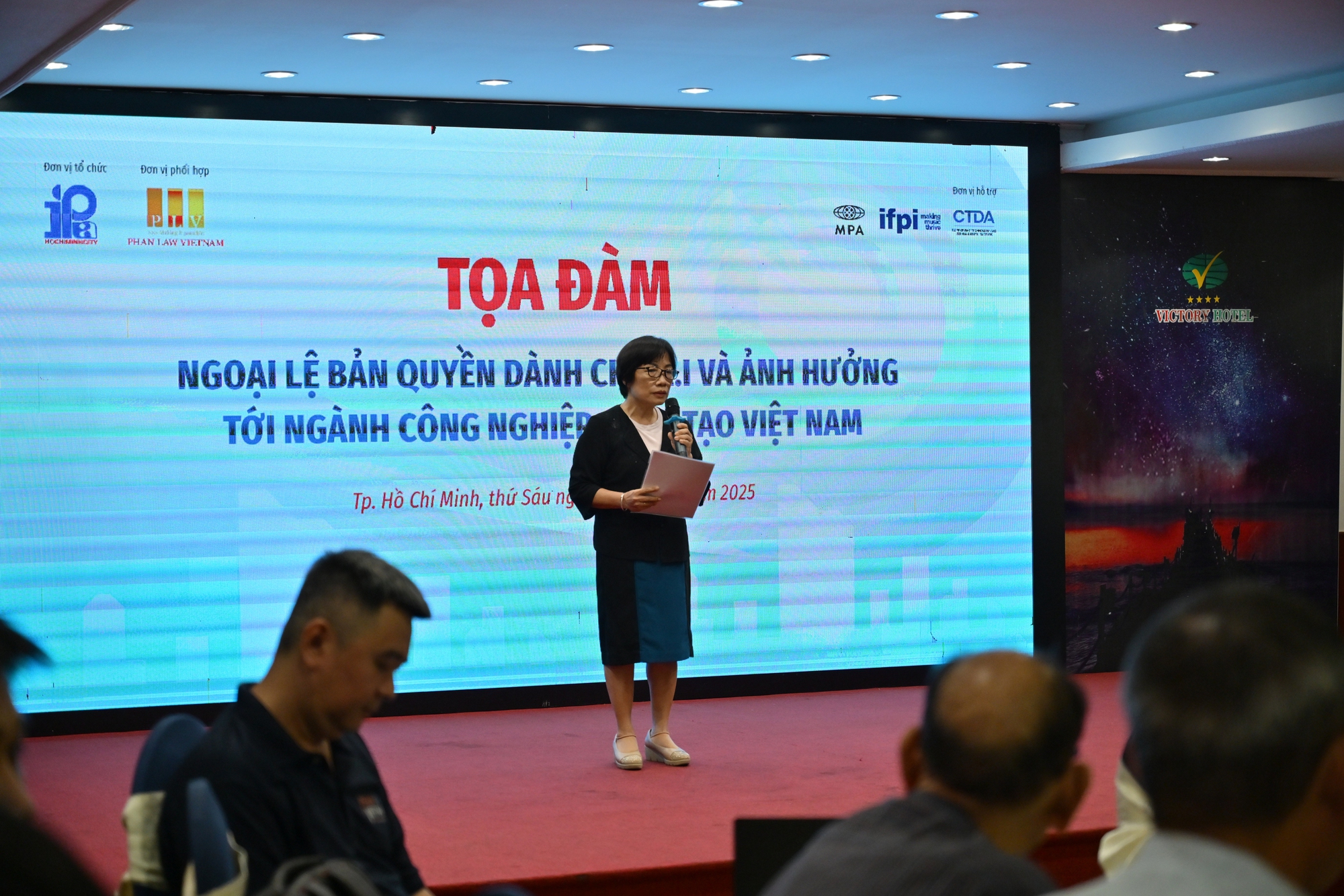 AI, dữ liệu và quyền tác giả: Tranh luận xoay quanh việc dùng tác phẩm sáng tạo để huấn luyện mô hình AI- Ảnh 2.