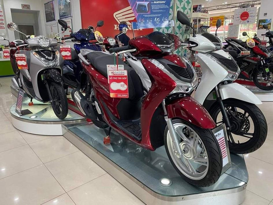 Giá Honda SH duy trì mức hấp dẫn, một phiên bản giảm hơn 71 triệu đồng so với thời điểm sốt giá- Ảnh 2.