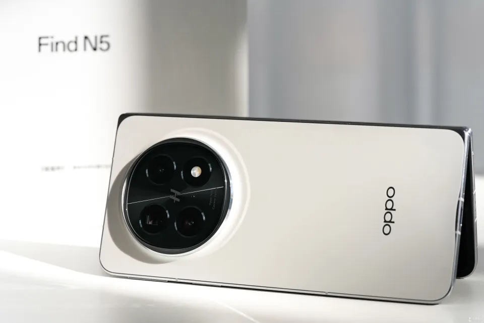 OPPO chính thức xác nhận độ mỏng 