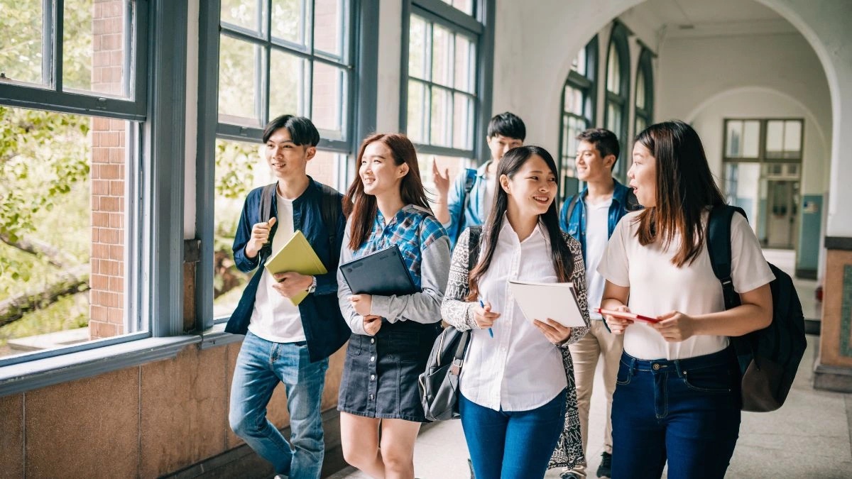 “Sinh viên ra trường nên đi làm trước hay học thạc sĩ trước”: Câu trả lời của DeepSeek khiến cộng đồng mạng gật gù khen sự thấu đáo của AI- Ảnh 3.