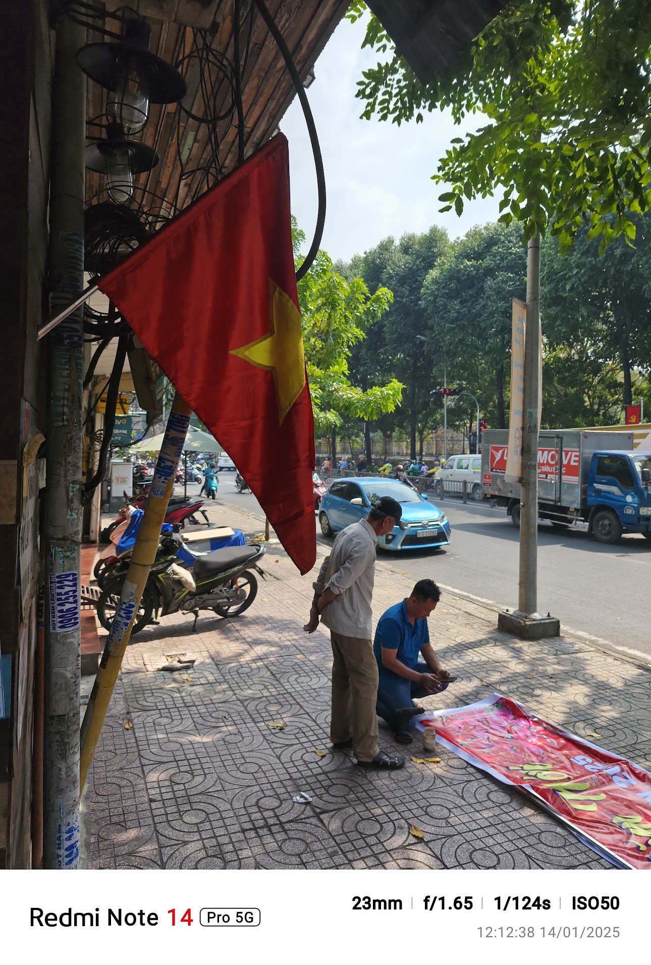 Trải nghiệm camera trên Redmi Note 14 Pro 5G: Smartphone có camera 200MP giá rẻ nhất, đáng mua nhất- Ảnh 3. Trải nghiệm camera trên Redmi Note 14 Pro 5G: Smartphone có camera 200MP giá rẻ nhất, đáng mua nhất- Ảnh 3.