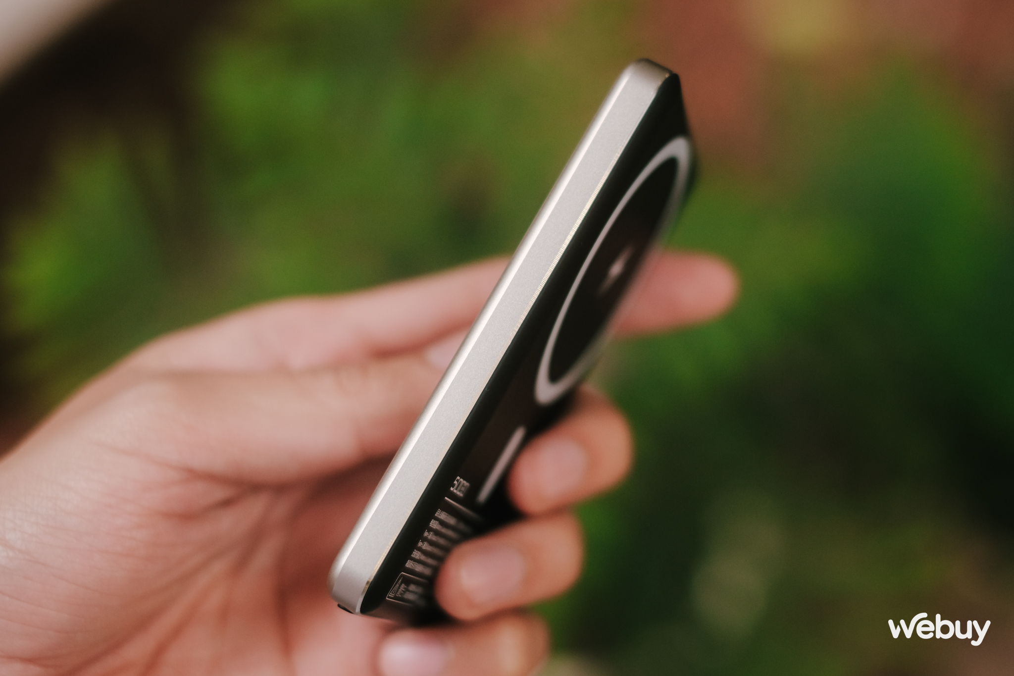 Lại là các pháp sư Trung Hoa: Bán pin dự phòng 5.000mAh giá 169.000 đồng mà thiết kế siêu mỏng nhẹ, có MagSafe 15W xịn như hàng chính hãng Apple- Ảnh 11.