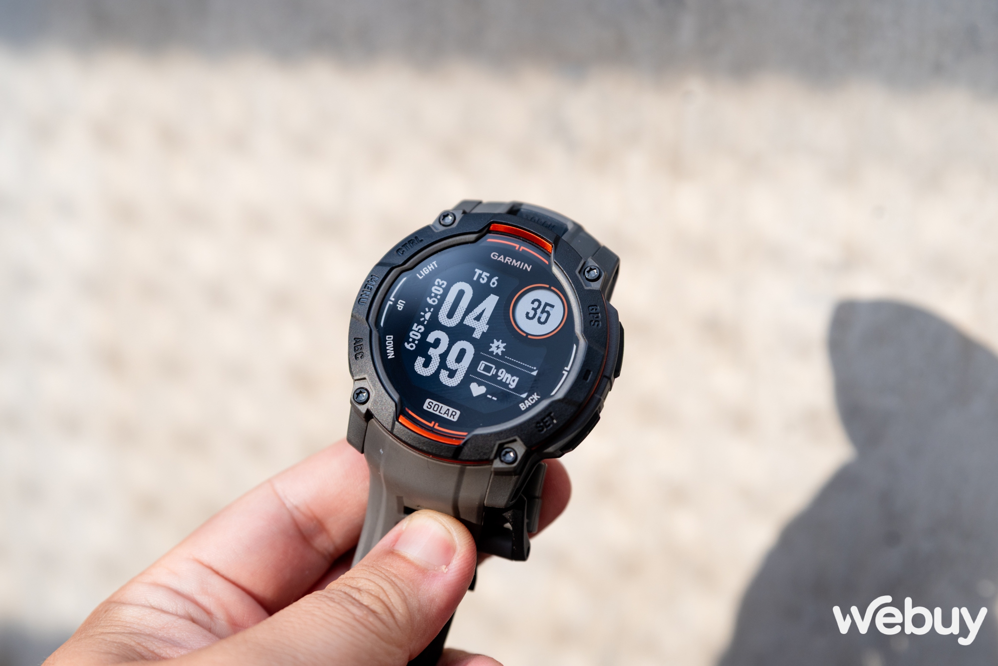 Trải nghiệm nhanh Garmin Instinct 3 series: Rất nhiều tính năng thể thao, pin trâu nhờ sạc Mặt Trời, có điểm đặc biệt giúp đi Metro thoải mái- Ảnh 22.