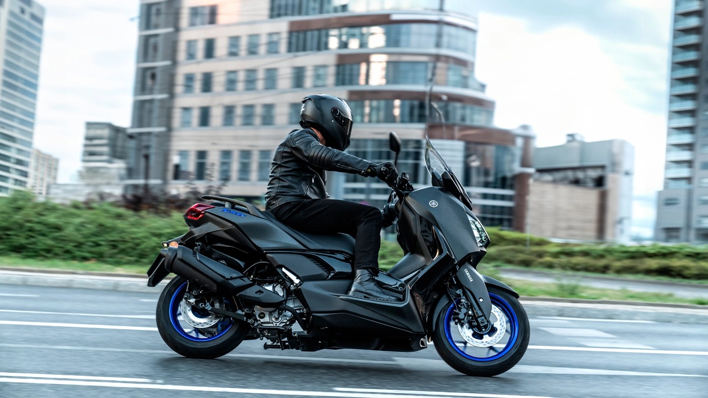 Yamaha XMAX 300 2025: Nâng cấp nhẹ nhưng liệu có xứng đáng để bạn lên đời?- Ảnh 6.