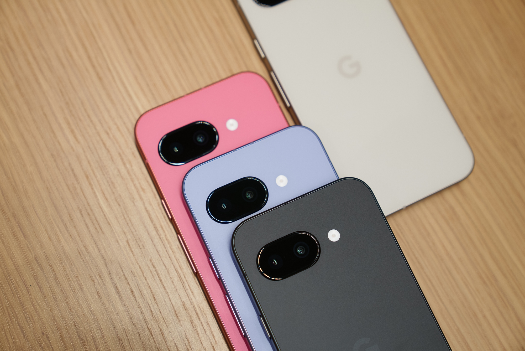 Google ra mắt Pixel 9A: Chip Tensor G4, camera kép 48MP, pin 5.100mAh, giá Google ra mắt Pixel 9A: Chip Tensor G4, camera kép 48MP, pin 5.100mAh, giá