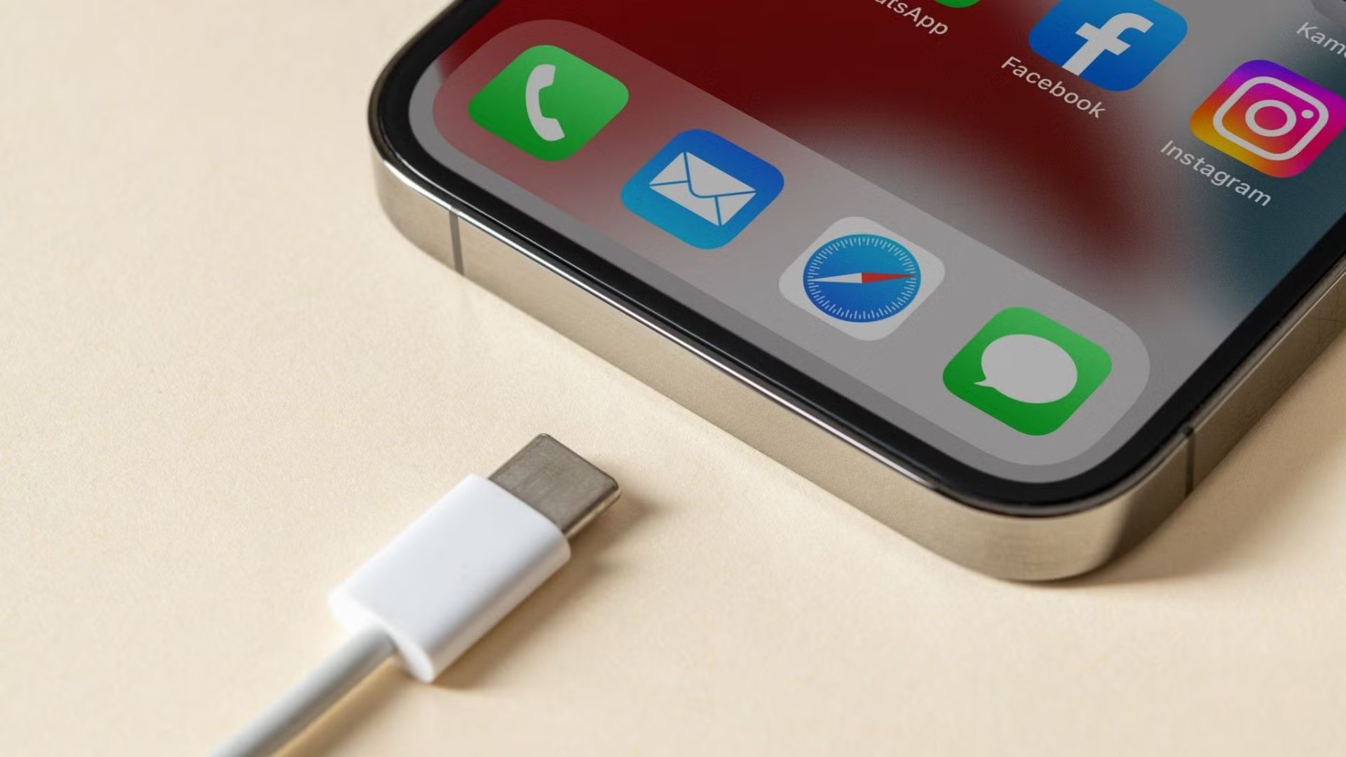 iPhone sẽ bị loại bỏ một điểm tưởng chừng không thể thay thế, làm vậy để được gì?- Ảnh 2. iPhone sẽ bị loại bỏ một điểm tưởng chừng không thể thay thế, làm vậy để được gì?- Ảnh 2.