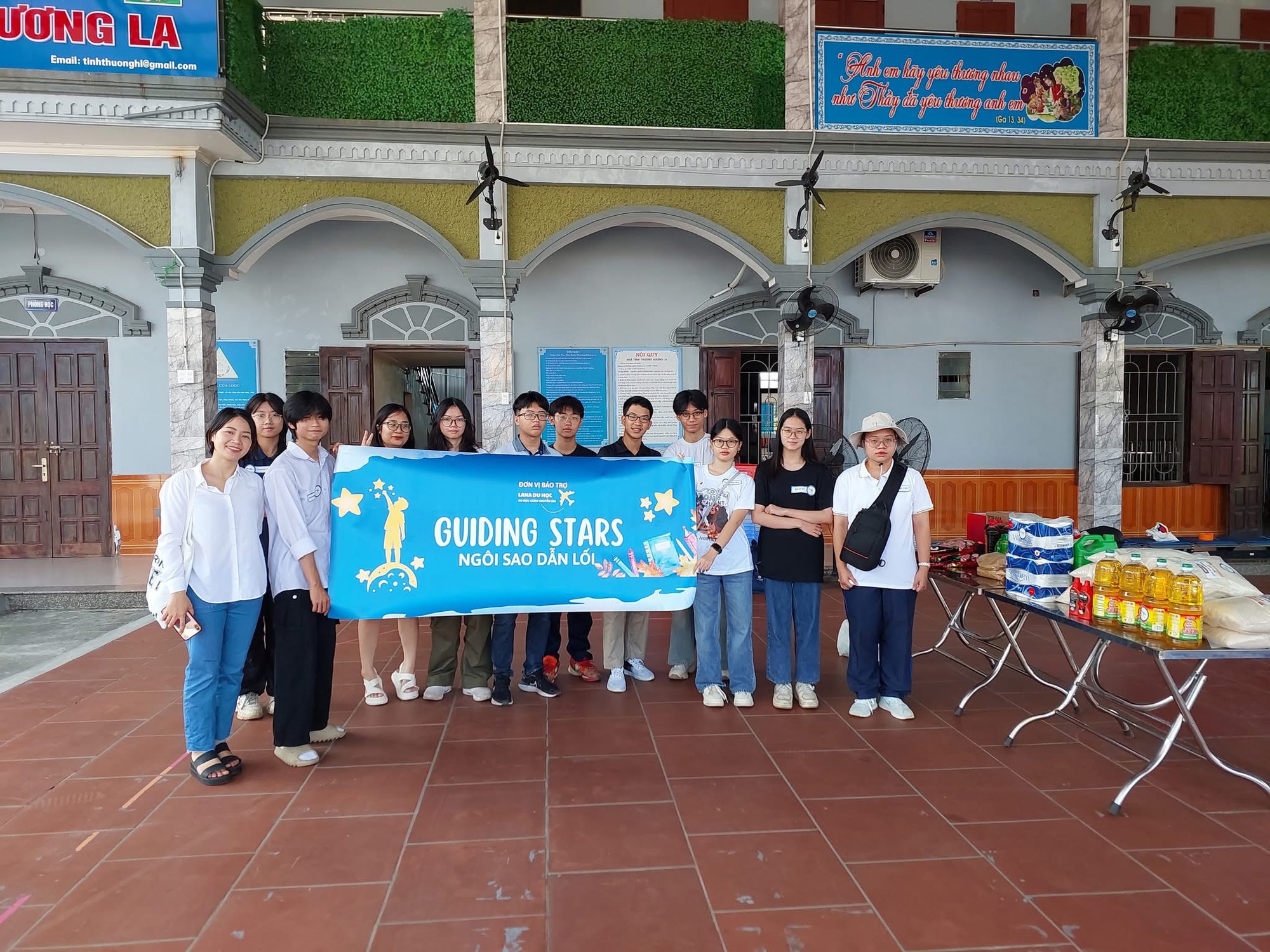 Thêm một lần hiểu định nghĩa "con nhà người ta": Tiệm sửa xe của bố, suất học Mỹ 9,1 tỷ và ước mơ của con- Ảnh 3. Thêm một lần hiểu định nghĩa "con nhà người ta": Tiệm sửa xe của bố, suất học Mỹ 9,1 tỷ và ước mơ của con- Ảnh 3.