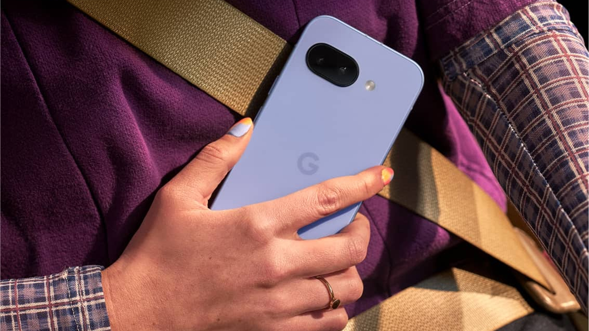 So sánh iPhone 16e và Pixel 9a: Chọn điện thoại tầm trung nào hợp lý và hợp ví?- Ảnh 5. So sánh iPhone 16e và Pixel 9a: Chọn điện thoại tầm trung nào hợp lý và hợp ví?- Ảnh 5.