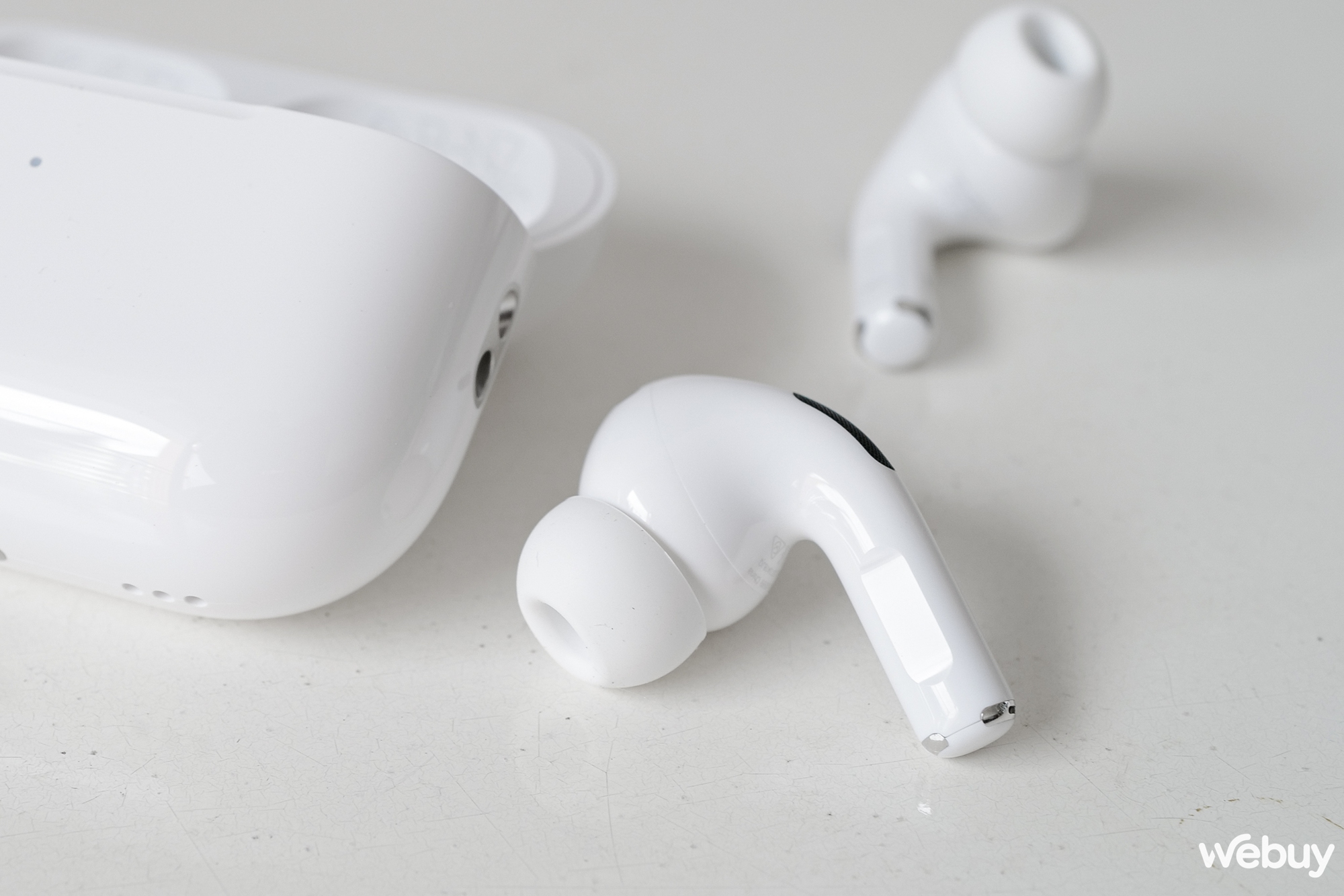 Apple sắp ra mắt AirPods và Apple Watch tích hợp camera- Ảnh 3. Apple sắp ra mắt AirPods và Apple Watch tích hợp camera- Ảnh 3.
