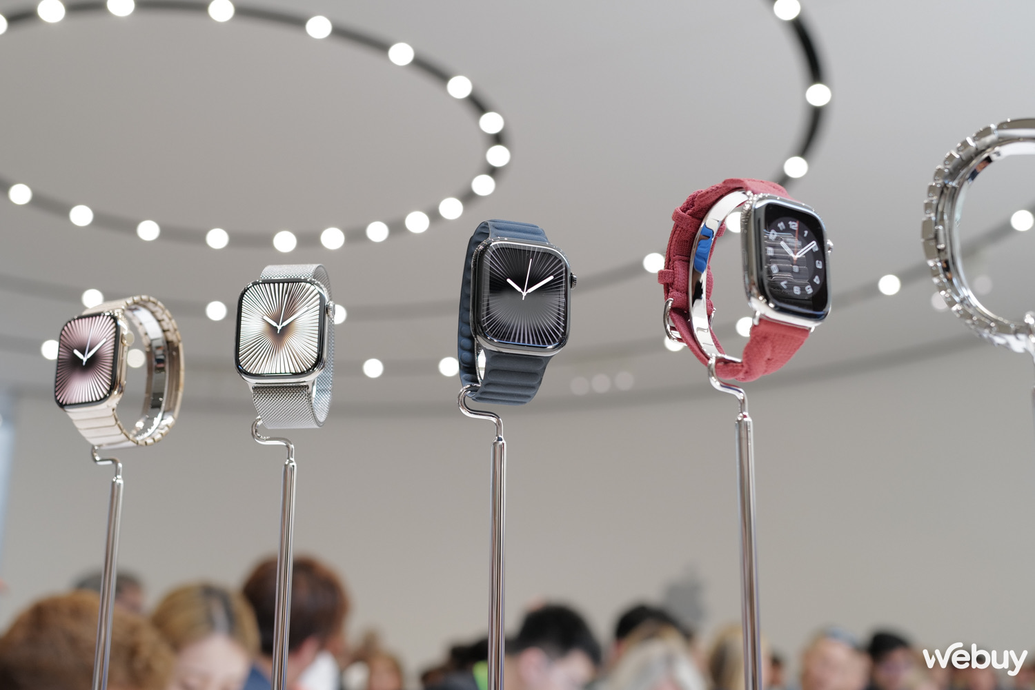 Apple sắp ra mắt AirPods và Apple Watch tích hợp camera- Ảnh 1. Apple sắp ra mắt AirPods và Apple Watch tích hợp camera- Ảnh 1.