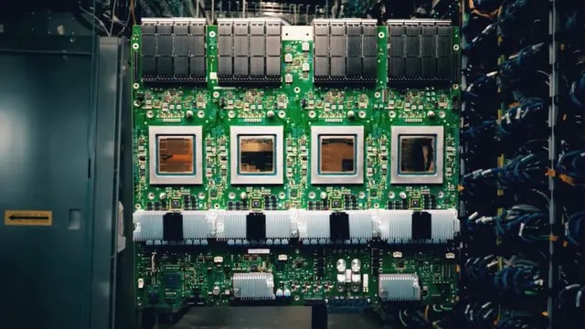 Nhanh gấp 24 lần siêu máy tính: Google tung chip AI mới Ironwood, thách thức toàn ngành- Ảnh 1.