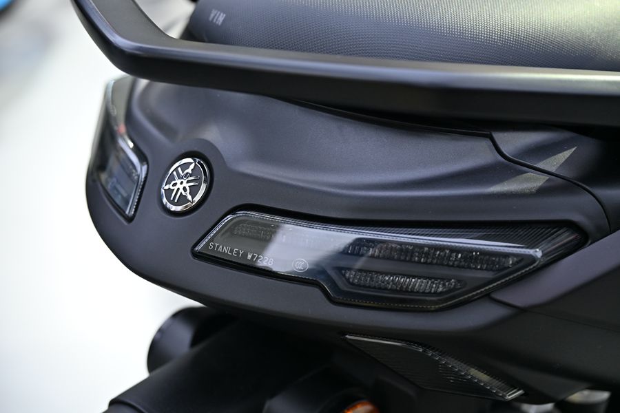 Tái xuất sau gần 10 năm vắng bóng, Yamaha NMAX155 chính thức được ra mắt, nhưng vẫn khó có cửa cạnh tranh tại thị trường Việt!- Ảnh 3.