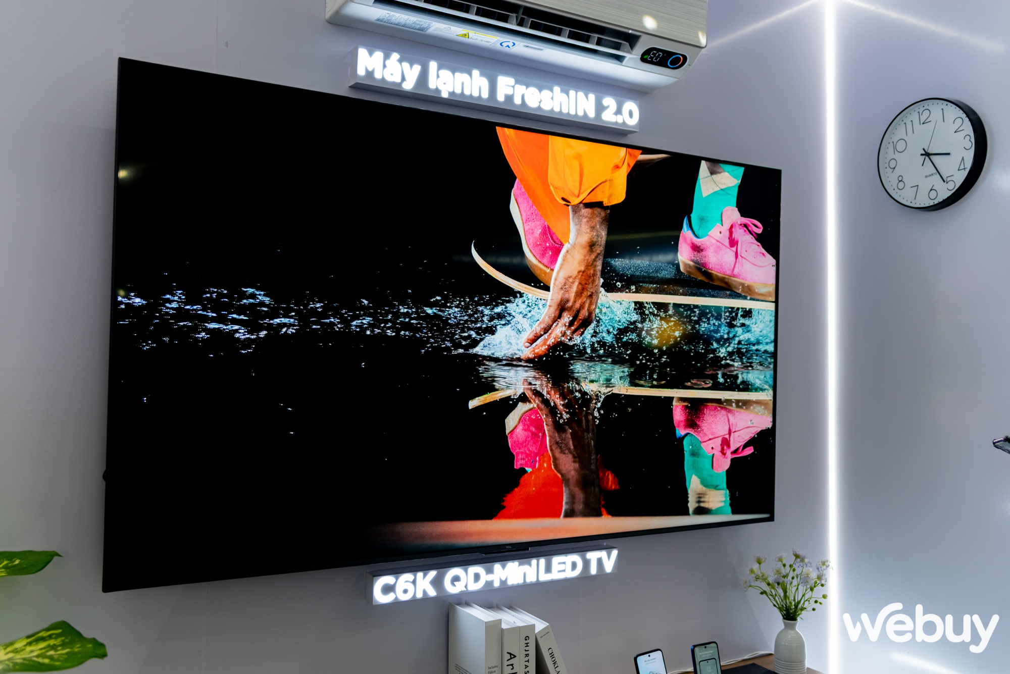 TCL trình làng dòng TV QD-Mini LED 2025: Sử dụng tấm nền chống chói cao cấp, loa B&O "xịn sò", giá chưa đến 16 triệu đồng- Ảnh 2. TCL trình làng dòng TV QD-Mini LED 2025: Sử dụng tấm nền chống chói cao cấp, loa B&O "xịn sò", giá chưa đến 16 triệu đồng- Ảnh 2.