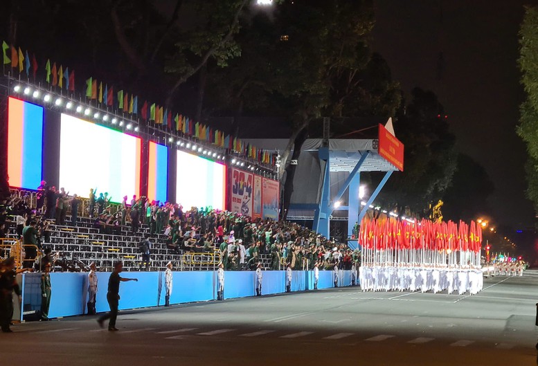 Sôi sục không khí chuẩn bị lễ diễu binh, diễu hành lịch sử 50 năm mới có một lần: 100 triệu dân mong chờ- Ảnh 10. Sôi sục không khí chuẩn bị lễ diễu binh, diễu hành lịch sử 50 năm mới có một lần: 100 triệu dân mong chờ- Ảnh 10.