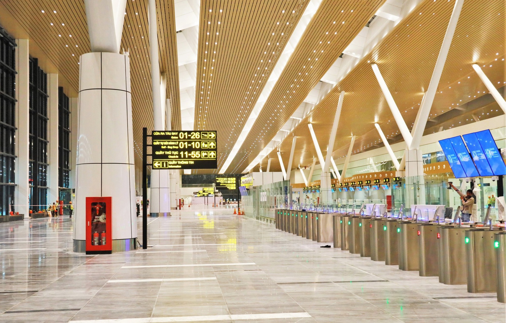 Bên trong Nhà ga hành khách hiện đại nhất Việt Nam, chuyến bay khai trương chính thức cất cánh- Ảnh 9. Bên trong Nhà ga hành khách hiện đại nhất Việt Nam, chuyến bay khai trương chính thức cất cánh- Ảnh 9.