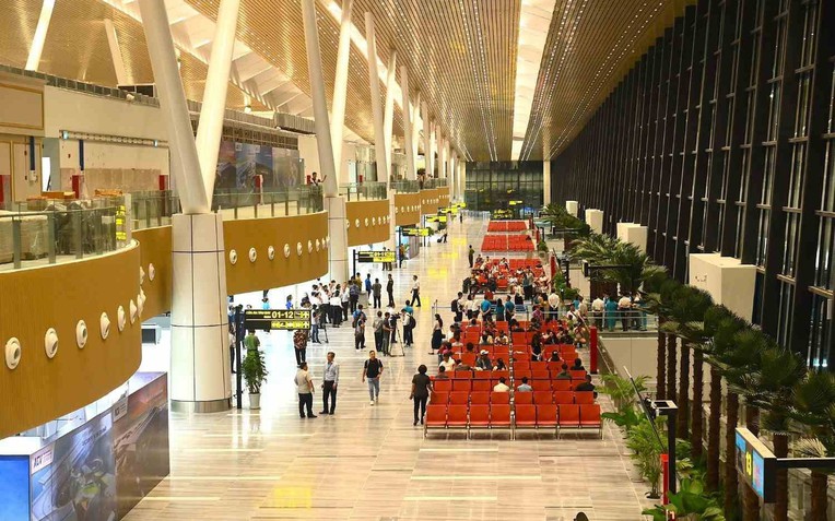 Bên trong Nhà ga hành khách hiện đại nhất Việt Nam, chuyến bay khai trương chính thức cất cánh- Ảnh 1. Bên trong Nhà ga hành khách hiện đại nhất Việt Nam, chuyến bay khai trương chính thức cất cánh- Ảnh 1.