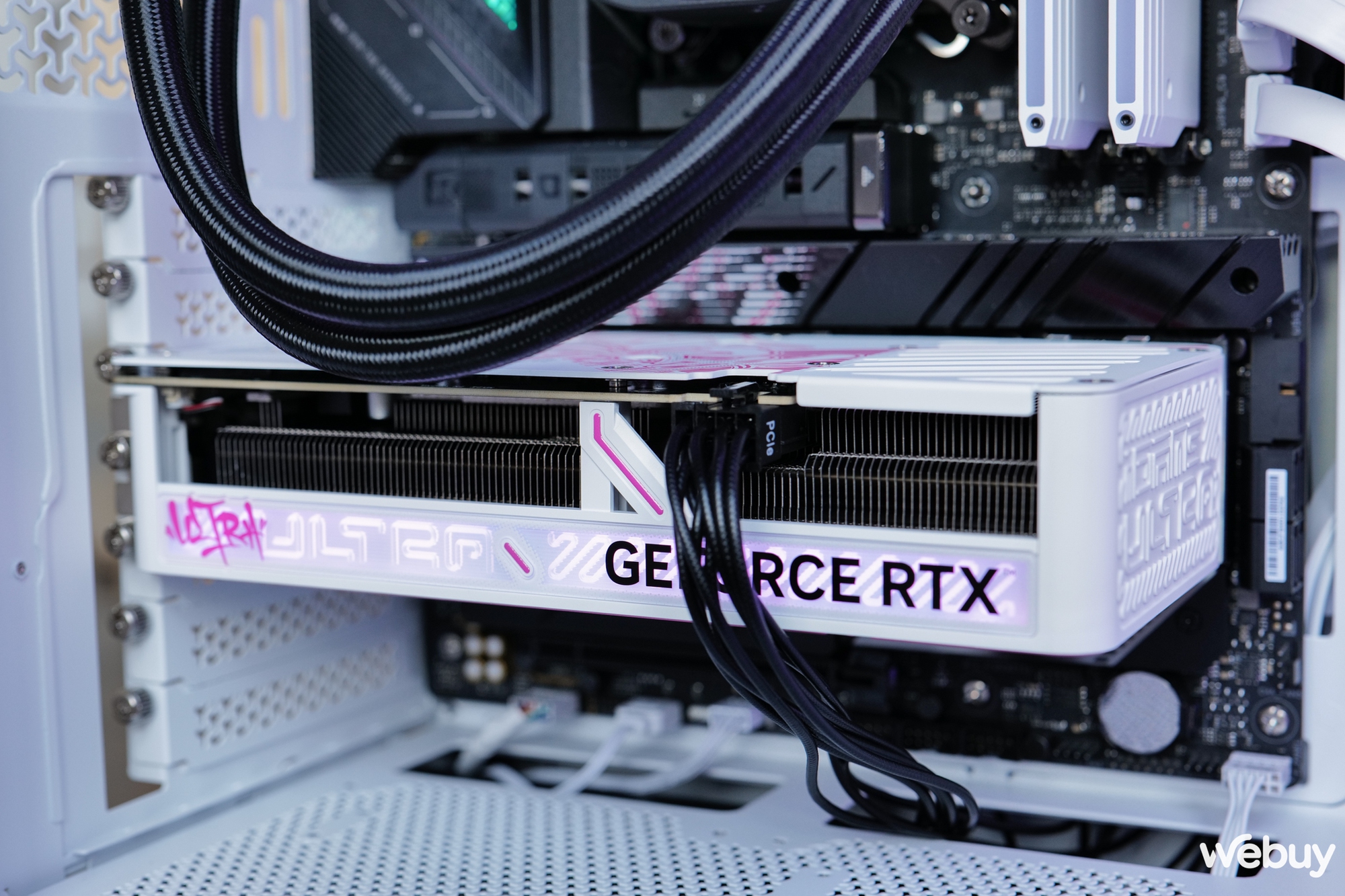 Mở hộp Colorful iGame GeForce RTX 5060 Ti Ultra W DUO OC 16GB-V: Giữ nguyên phong cách hip-hop giống bản 5080 với mức giá nhẹ nhàng hơn- Ảnh 14. Mở hộp Colorful iGame GeForce RTX 5060 Ti Ultra W DUO OC 16GB-V: Giữ nguyên phong cách hip-hop giống bản 5080 với mức giá nhẹ nhàng hơn- Ảnh 14.