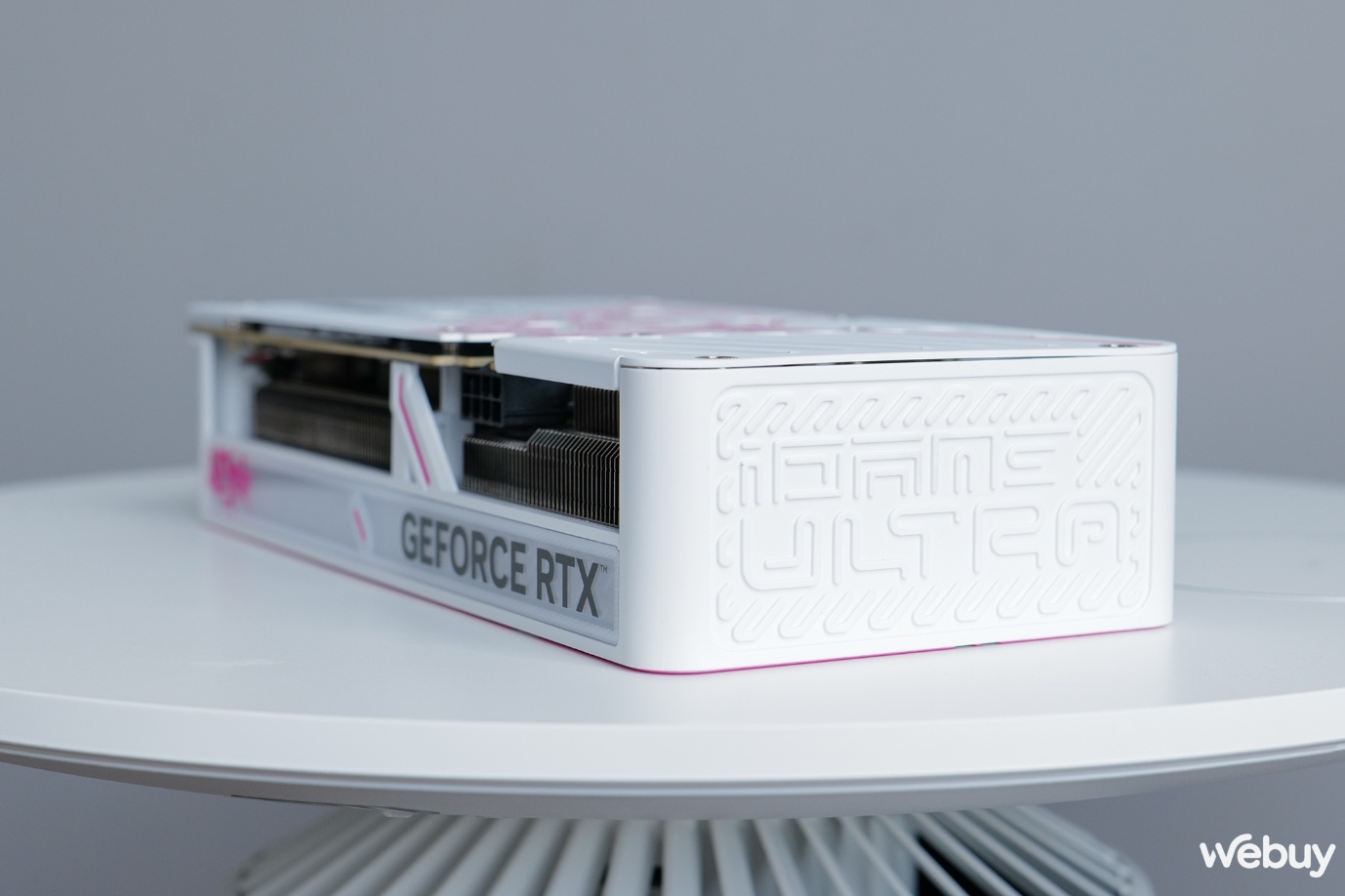 Mở hộp Colorful iGame GeForce RTX 5060 Ti Ultra W DUO OC 16GB-V: Giữ nguyên phong cách hip-hop giống bản 5080 với mức giá nhẹ nhàng hơn- Ảnh 9. Mở hộp Colorful iGame GeForce RTX 5060 Ti Ultra W DUO OC 16GB-V: Giữ nguyên phong cách hip-hop giống bản 5080 với mức giá nhẹ nhàng hơn- Ảnh 9.