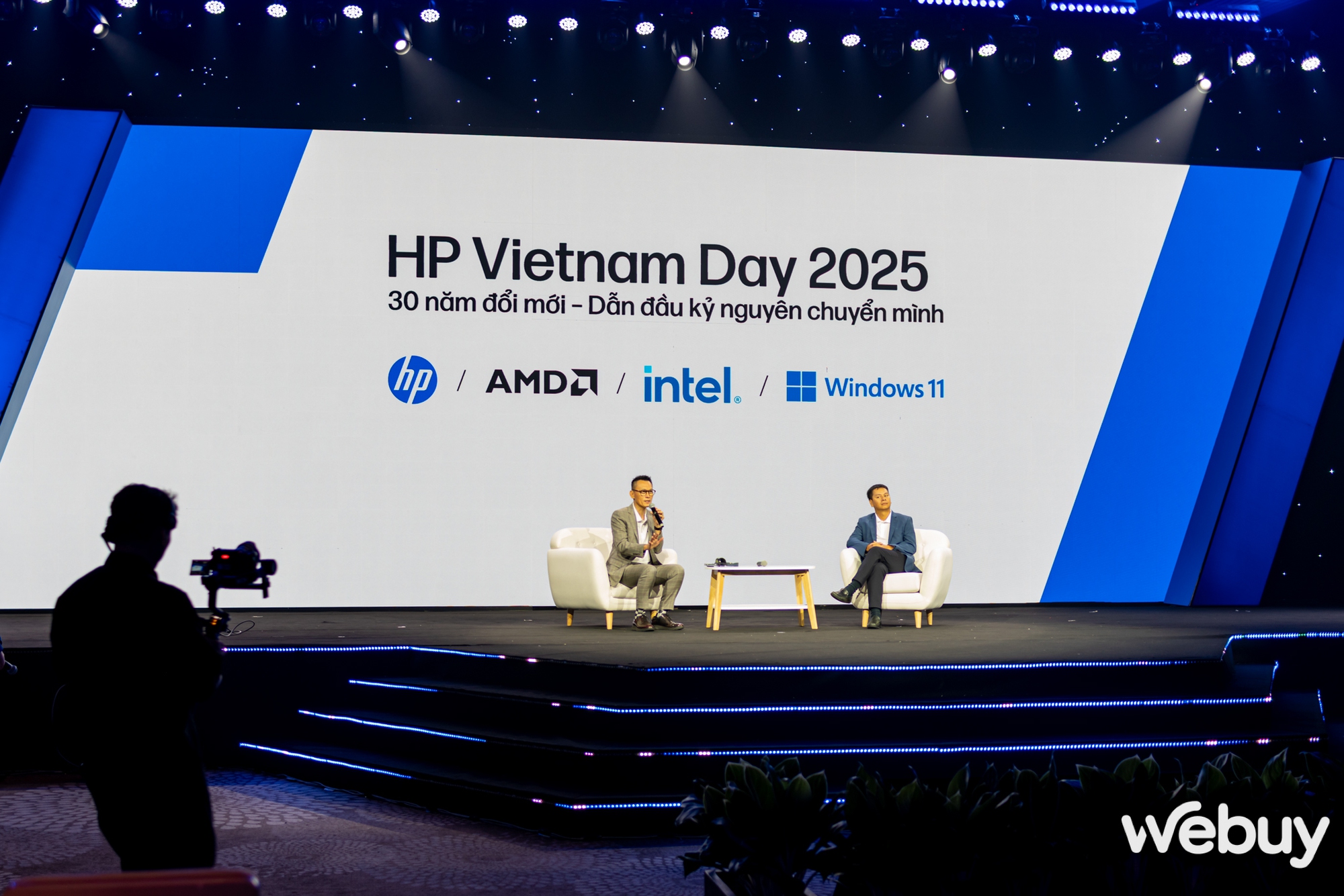 HP kỷ niệm 30 năm có mặt tại thị trường Việt Nam: Ra mắt laptop với tên gọi mới, tích hợp AI riêng hỗ trợ công việc- Ảnh 1. HP kỷ niệm 30 năm có mặt tại thị trường Việt Nam: Ra mắt laptop với tên gọi mới, tích hợp AI riêng hỗ trợ công việc- Ảnh 1.