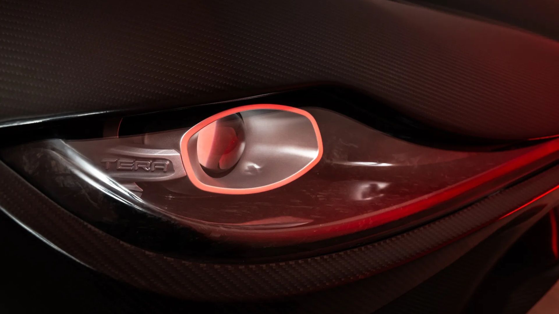 Người Thái đã làm được siêu xe, xịn thế này đây: Vỏ sợi carbon siêu nhẹ, máy 350 mã lực, cabin như xe đua- Ảnh 14. Người Thái đã làm được siêu xe, xịn thế này đây: Vỏ sợi carbon siêu nhẹ, máy 350 mã lực, cabin như xe đua- Ảnh 14.