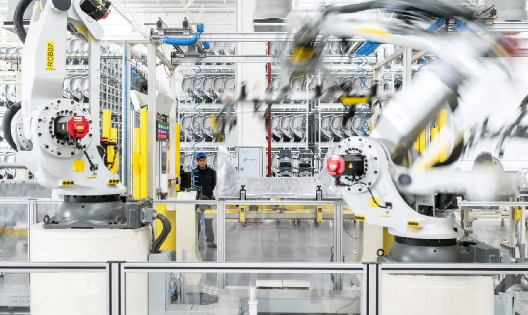 Trung Quốc thống trị thế giới nhờ đội quân robot: Số lượng các nhà máy tự động đã vượt Mỹ, Nhật Bản, cuộc cách mạng xe điện 'made by robot' sẽ sớm diễn ra- Ảnh 2. Trung Quốc thống trị thế giới nhờ đội quân robot: Số lượng các nhà máy tự động đã vượt Mỹ, Nhật Bản, cuộc cách mạng xe điện 'made by robot' sẽ sớm diễn ra- Ảnh 2.