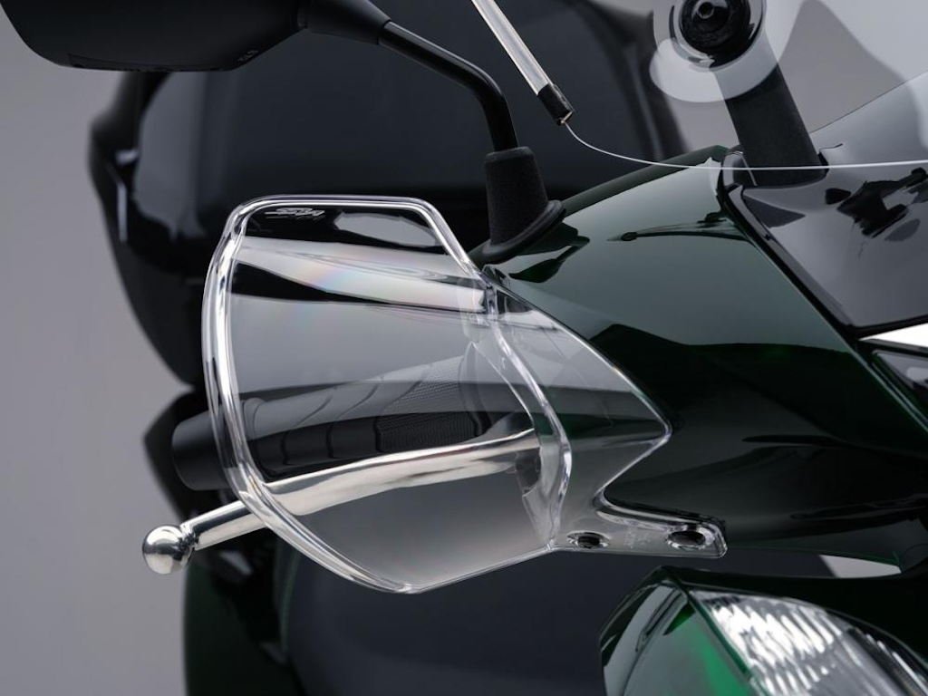 Xe tay ga đặc biệt của Honda nhận ưu đãi cực mạnh: Mua xe tặng bộ quà ngang giá một chiếc Vision- Ảnh 6. Xe tay ga đặc biệt của Honda nhận ưu đãi cực mạnh: Mua xe tặng bộ quà ngang giá một chiếc Vision- Ảnh 6.