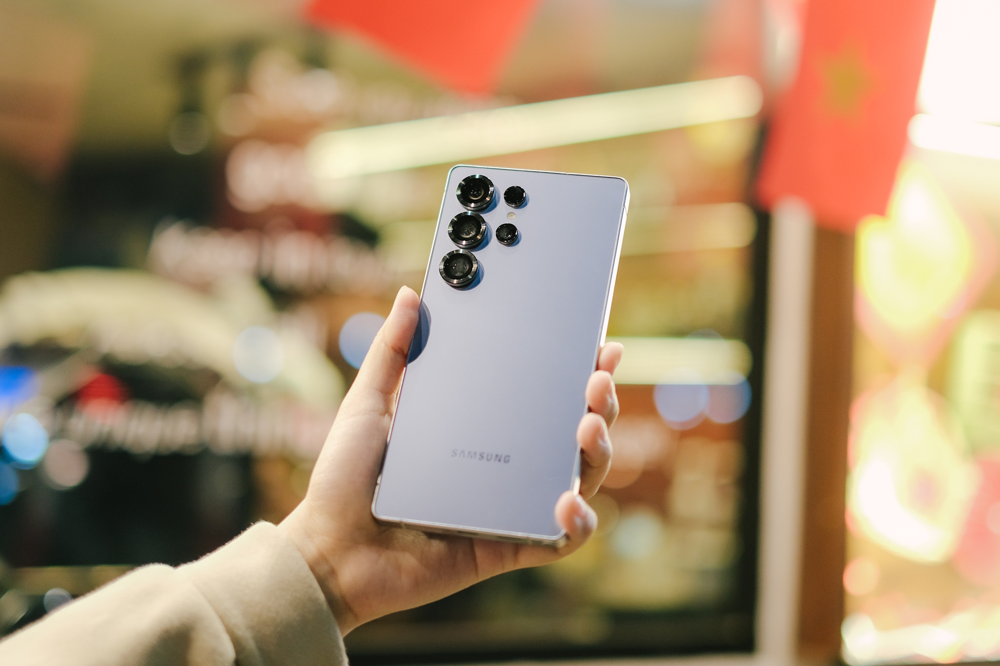 Thử thách Galaxy S25 Series: Camera đẹp “xỉu” luôn, nhưng Galaxy AI mới là thứ khiến bạn “ngã ngửa”!- Ảnh 1. Thử thách Galaxy S25 Series: Camera đẹp “xỉu” luôn, nhưng Galaxy AI mới là thứ khiến bạn “ngã ngửa”!- Ảnh 1.