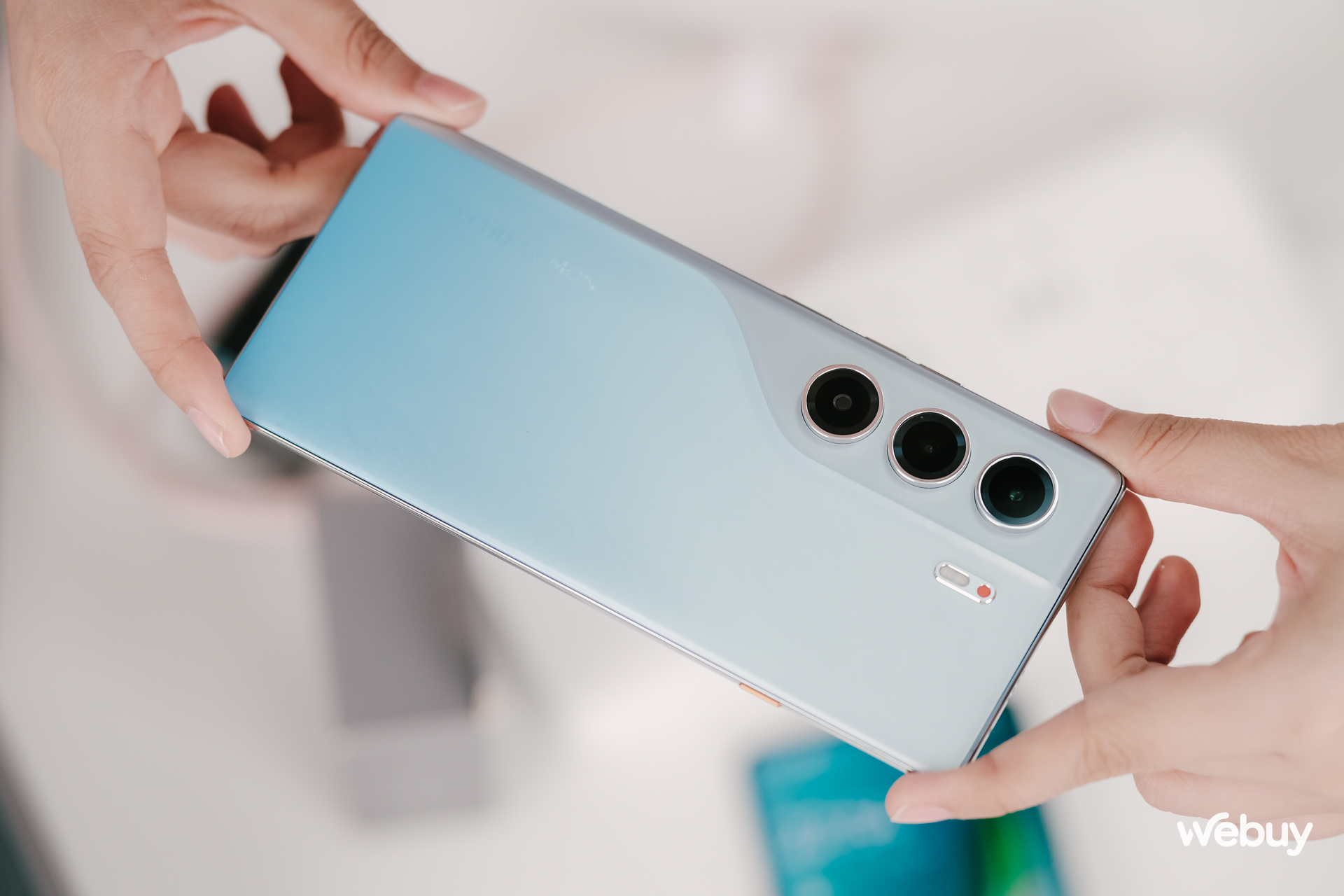 Tecno Camon 40 hóa ra có thêm một Tecno Camon 40 hóa ra có thêm một